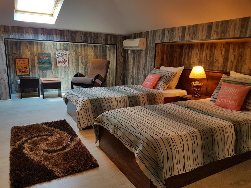 Hotel Minaliat Vek Шумен Экстерьер фото